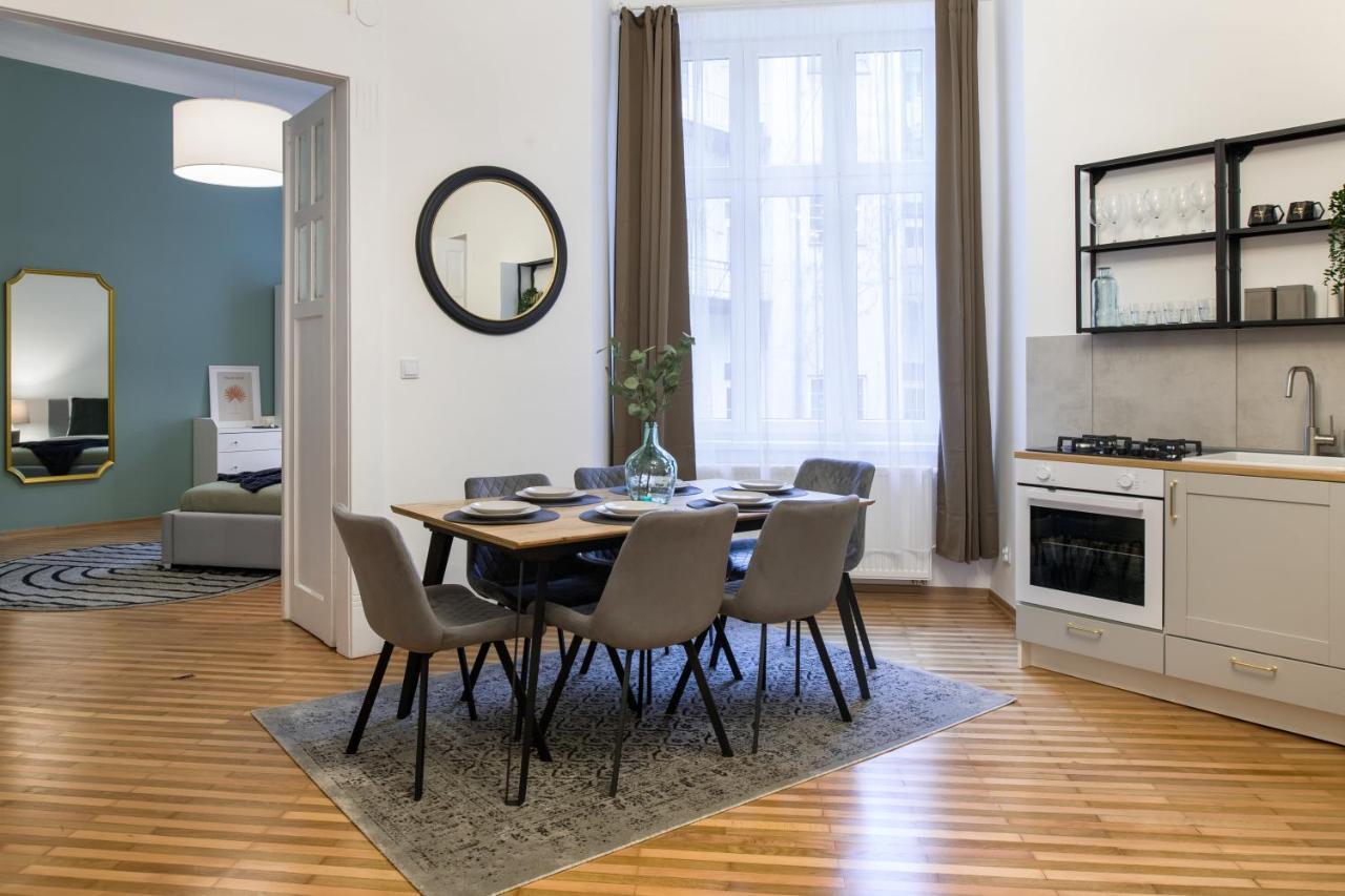 Wawelove Pilsudskiego - 3 Bedroom Apt. With Balcony And Free Parking! Krakow Bagian luar foto