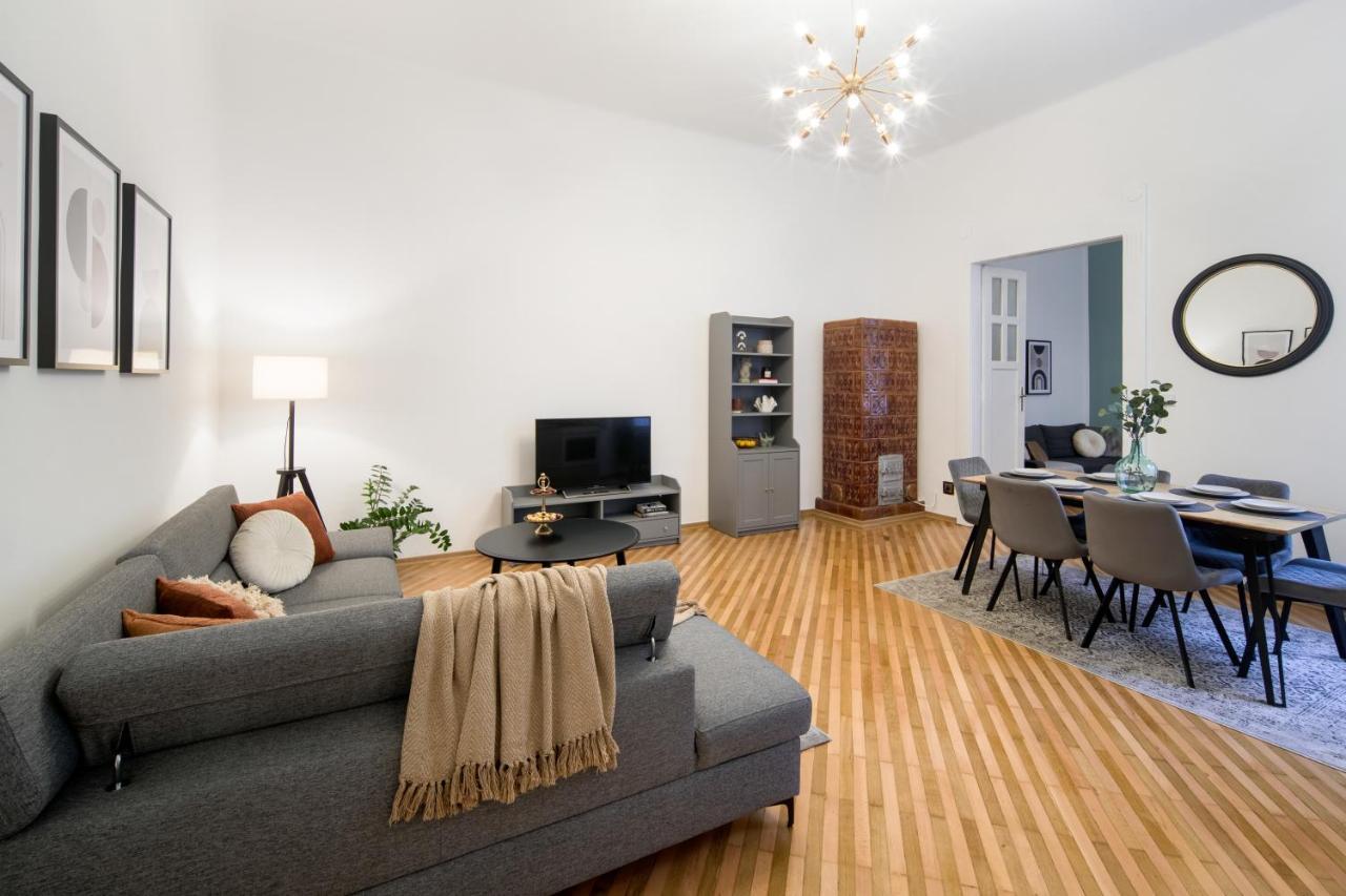 Wawelove Pilsudskiego - 3 Bedroom Apt. With Balcony And Free Parking! Krakow Bagian luar foto